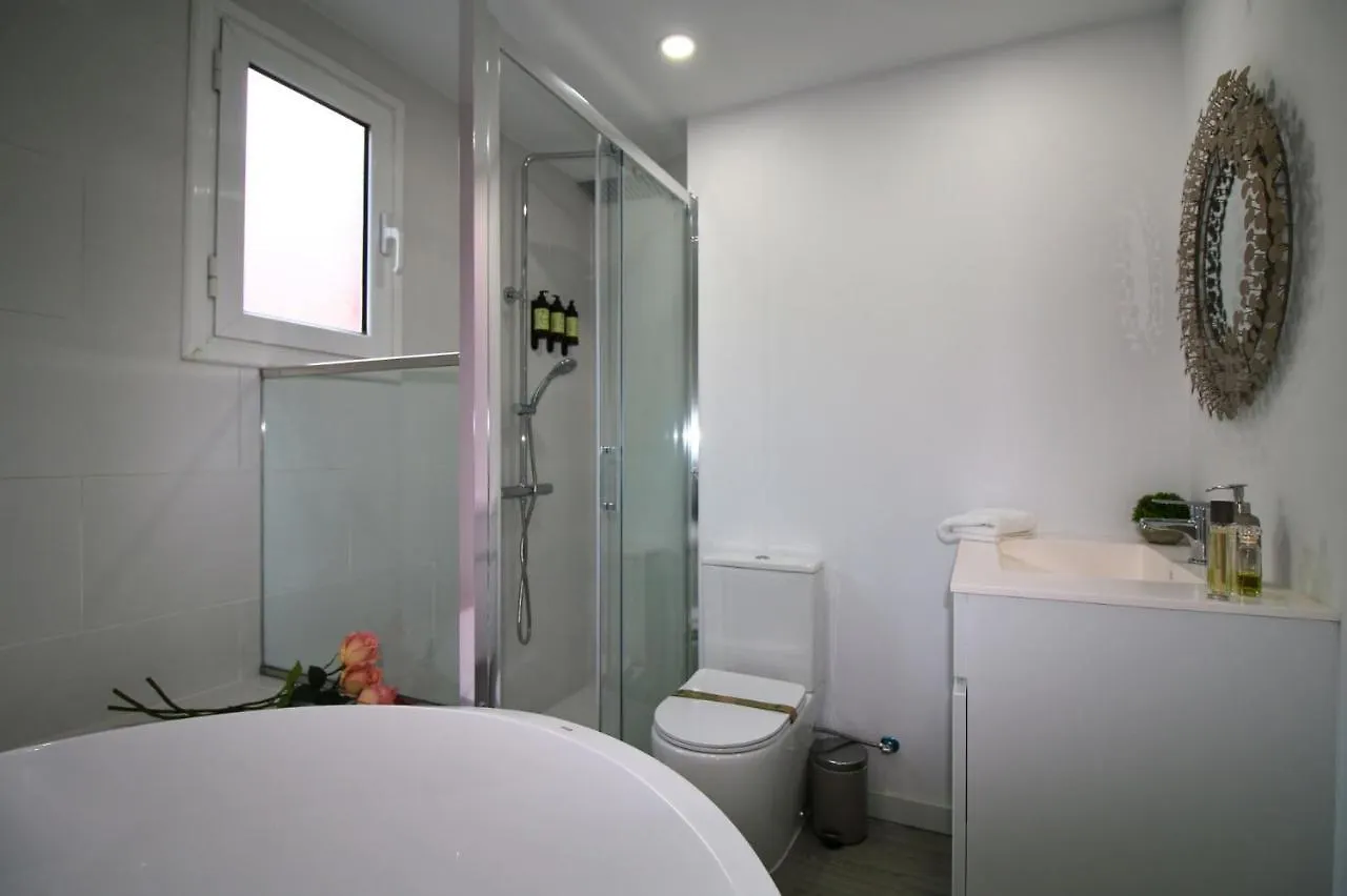 Luxurius Apartment For 4 People With Jacuzzi Barcelona España