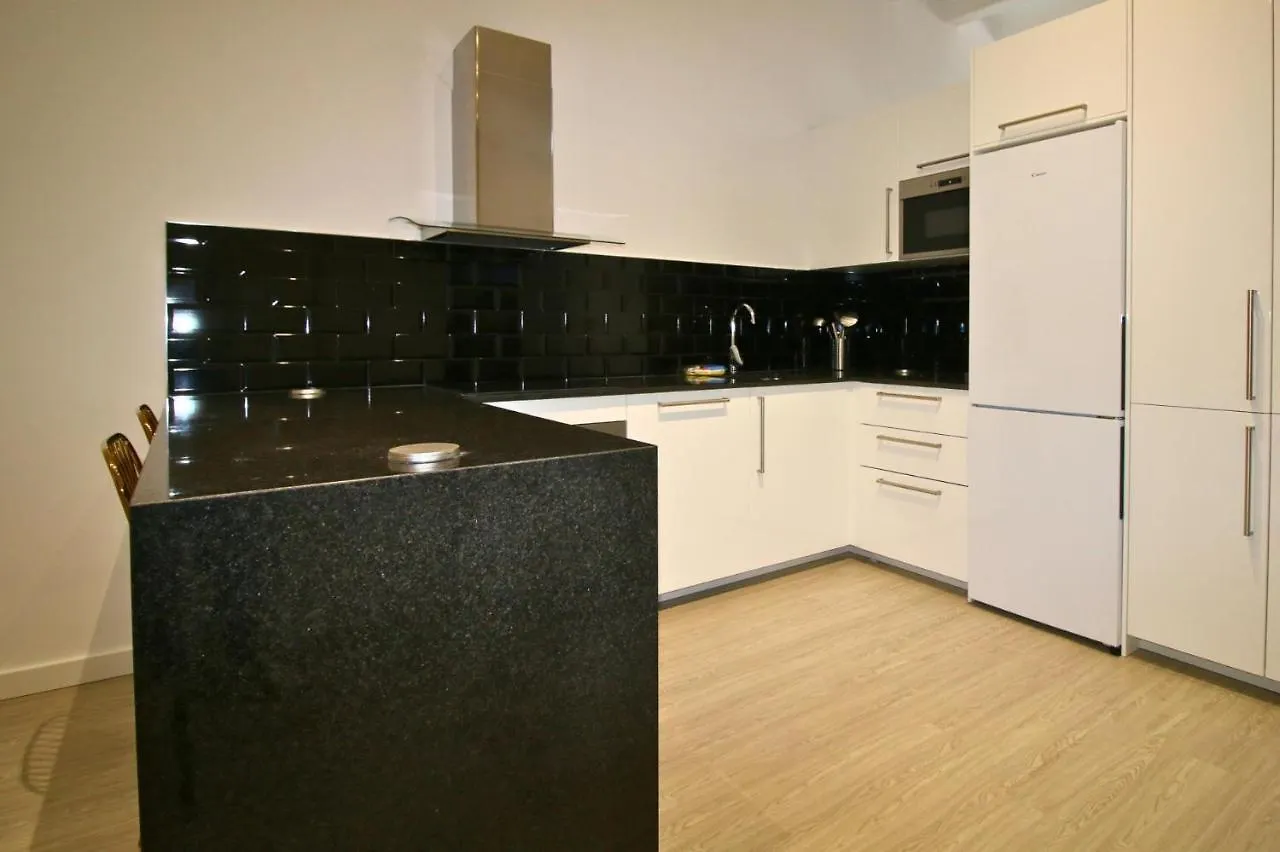 Luxurius Apartment For 4 People With Jacuzzi Barcelona